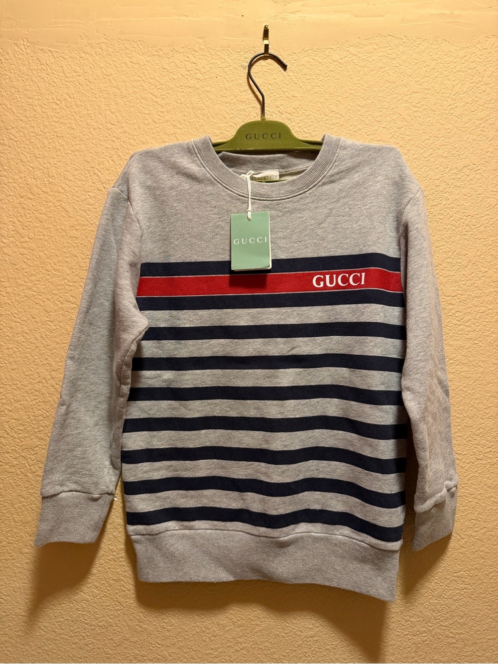 New Authentic Gucci Logo Long Sleeve Sweatshirt Size 10 Kids